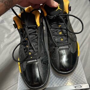 Jordan Men's Sneakers in Black and Yellow